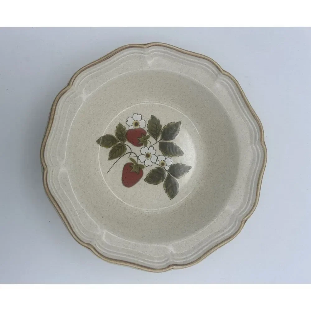 Mikasa Strawberry Festival Stoneware 7‎ 1/4